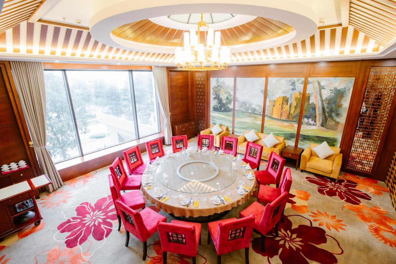 แกรนด์ ฟีนิกซ์ โฮเต็ล บักนิญ Hotel Bac Ninh ภายนอก รูปภาพ